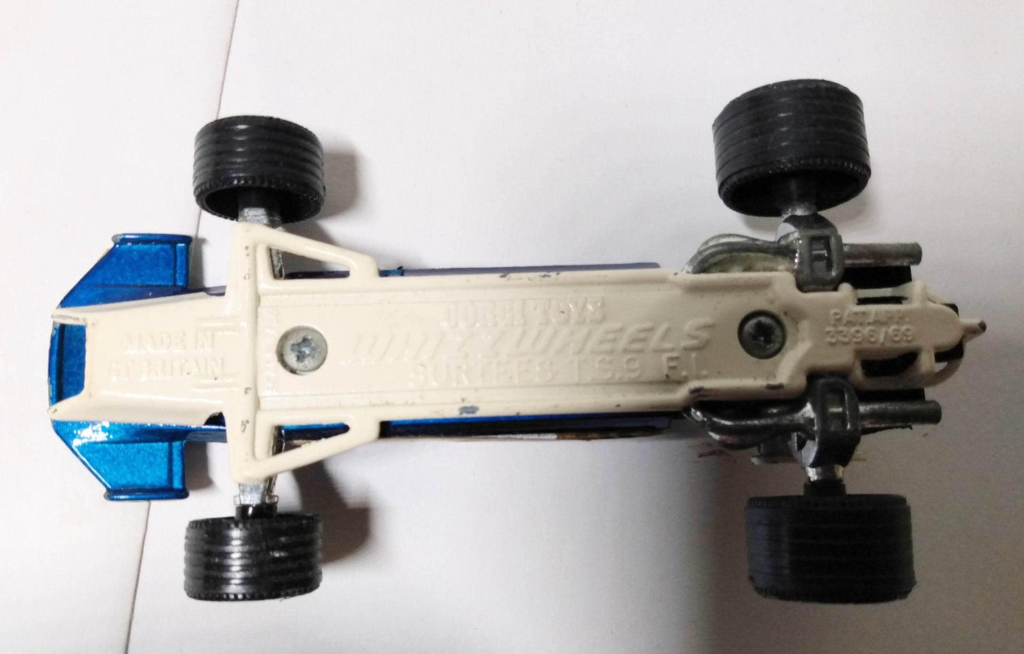 Corgi 150 Surtees TS9 Racing Car Brooke Bond Oxo Rob Walker 1972 - TulipStuff