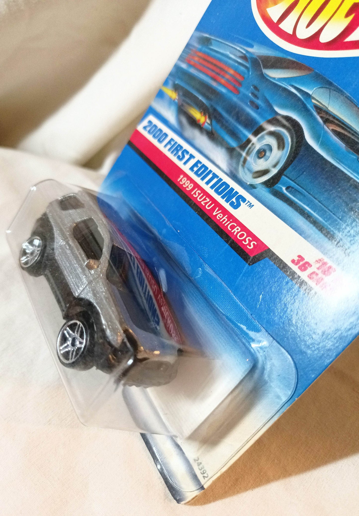 Hot Wheels 2000 First Editions 1999 Isuzu VehiCROSS Compact SUV #076 - TulipStuff