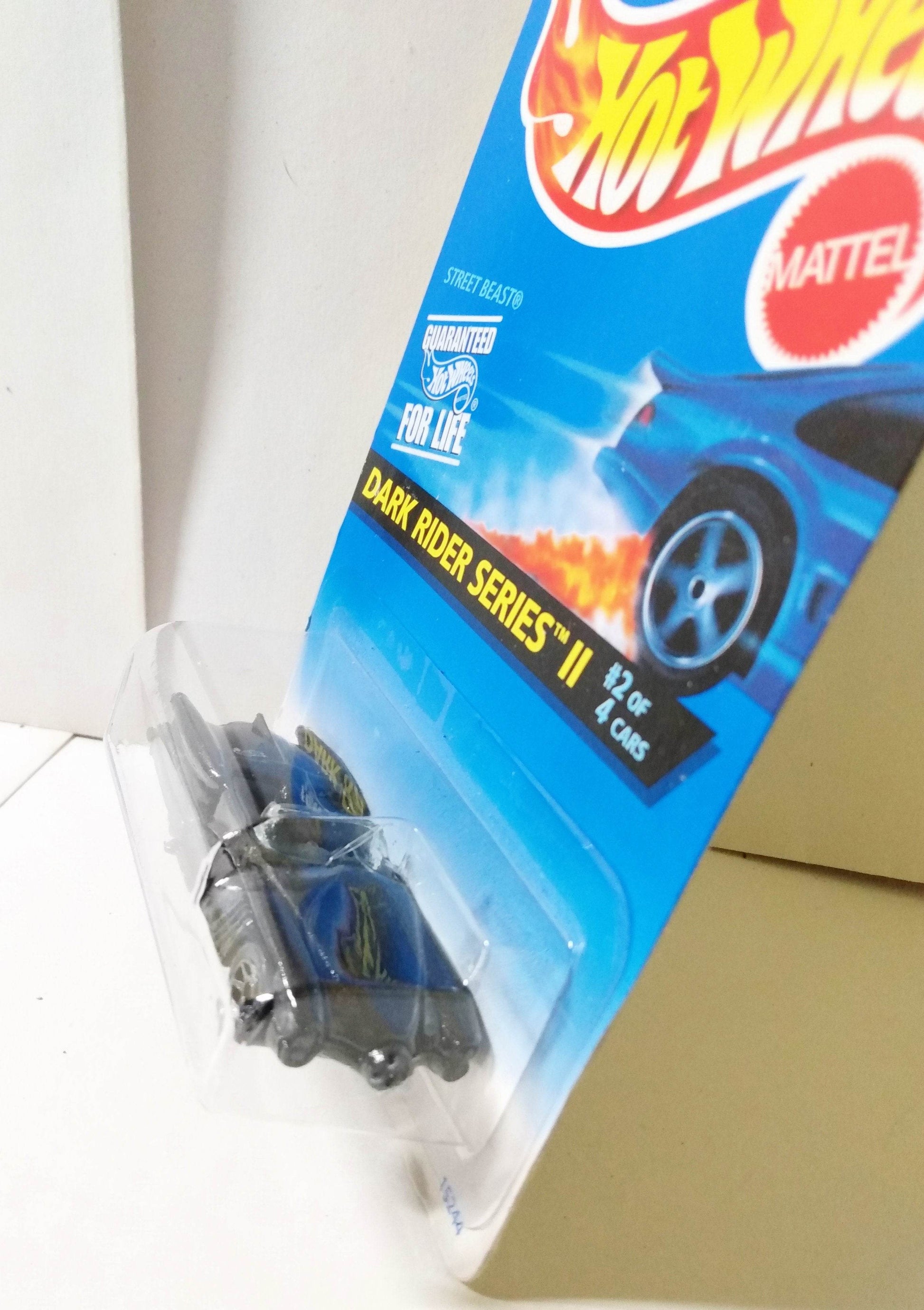 Hot Wheels Dark Rider II Series Street Beast Convertible Collector #401 - TulipStuff