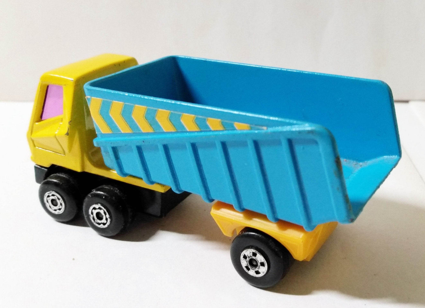 Lesney Matchbox 50 Articulated Truck Superfast England 1973 - TulipStuff