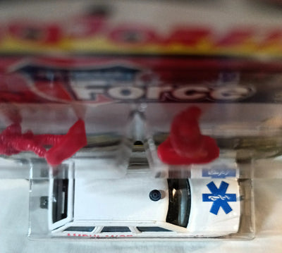 Majorette Rescue Force 250 Mercedes 300TE Station Wagon Ambulance 1999 - TulipStuff