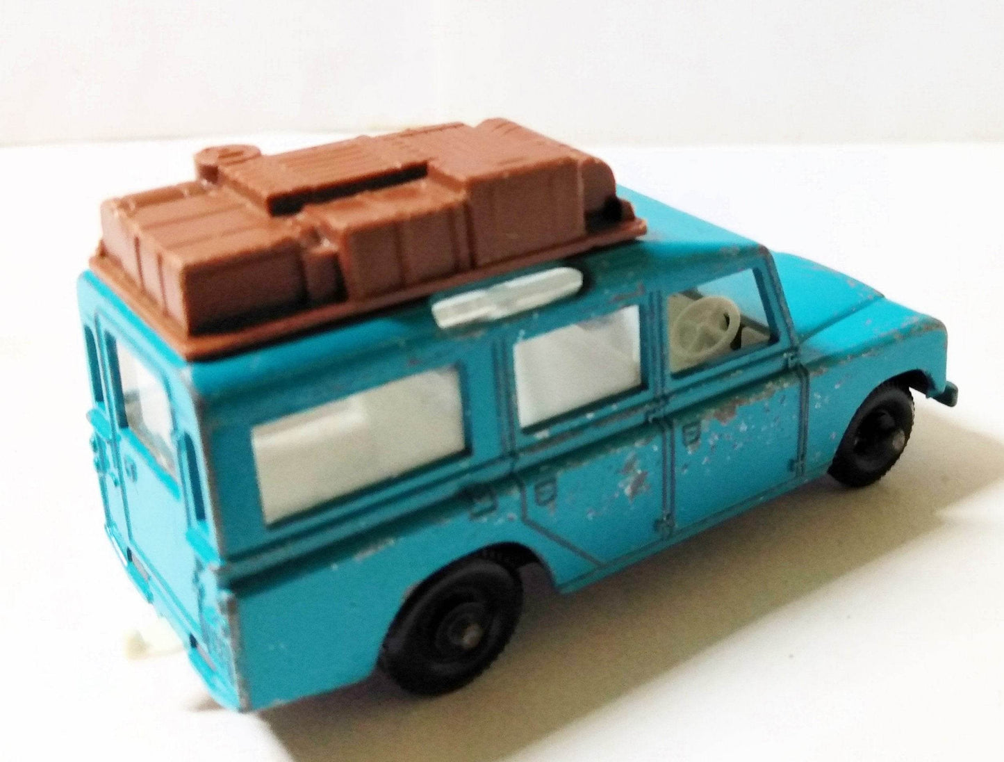 Lesney Matchbox No 12 Land Rover Diecast Car Made In England 1967 - TulipStuff