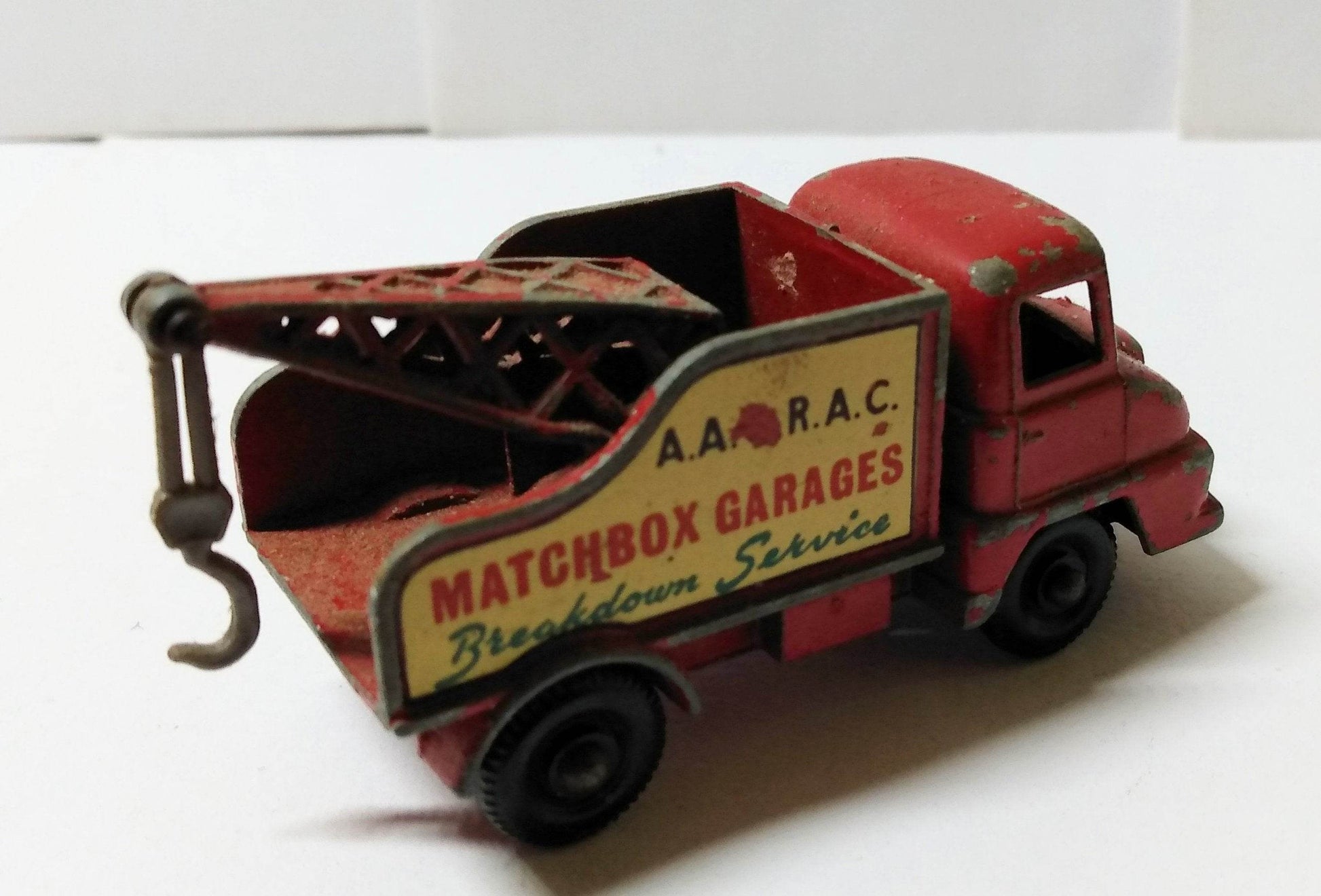 Lesney Matchbox 13 Ford Thames Trader Wreck Truck England 1961 - TulipStuff