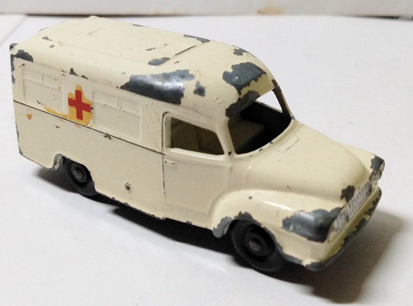 Lesney Matchbox 14 Bedford Lomas Ambulance 1962 England - TulipStuff