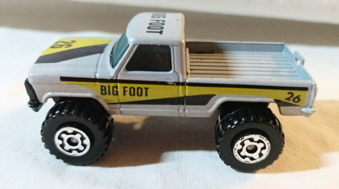Matchbox #22 4x4 Mini Pick-up Truck Camper Macau 1983 - TulipStuff