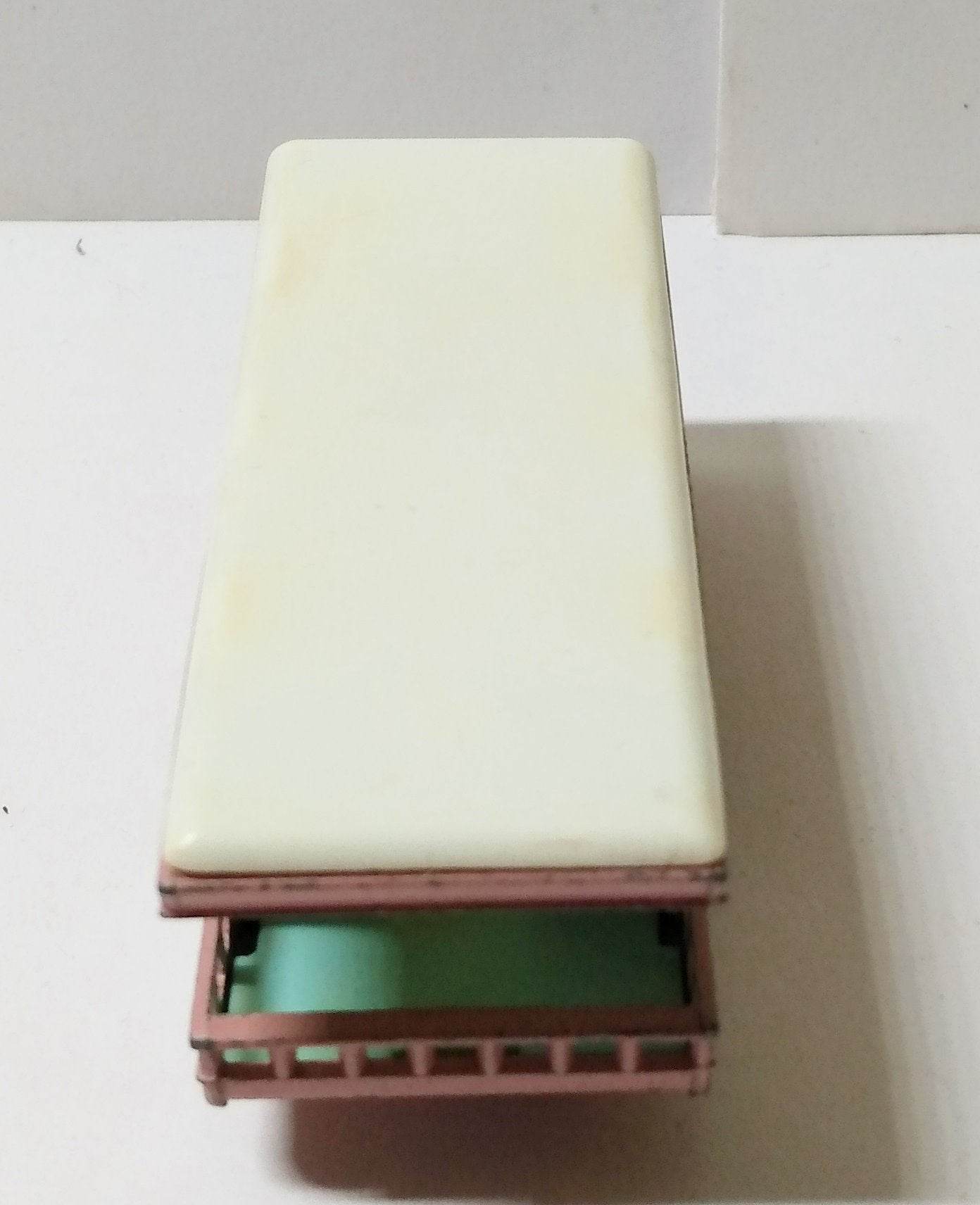 Lesney Matchbox 23 Trailer Caravan RV Camper Pink England 1965 - TulipStuff