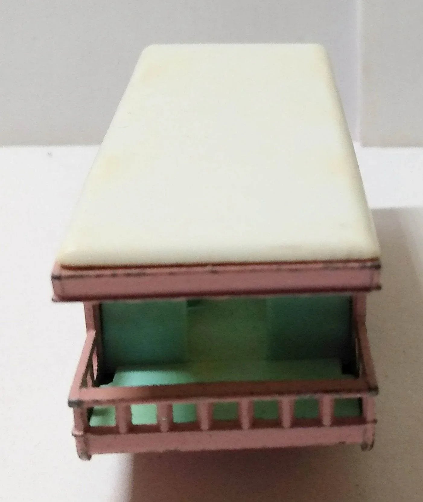 Lesney Matchbox 23 Trailer Caravan RV Camper Pink England 1965 - TulipStuff