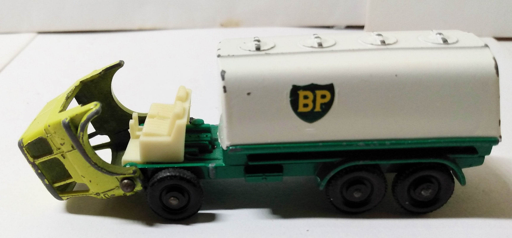 Lesney Matchbox 25 BP Bedford Petrol Tanker 1964 England - TulipStuff