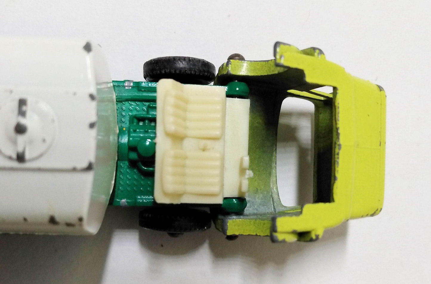 Lesney Matchbox 25 BP Bedford Petrol Tanker 1964 England - TulipStuff