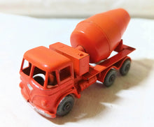 Load image into Gallery viewer, Lesney Matchbox 26 Foden Cement Mixer Truck 1961 England gw - TulipStuff