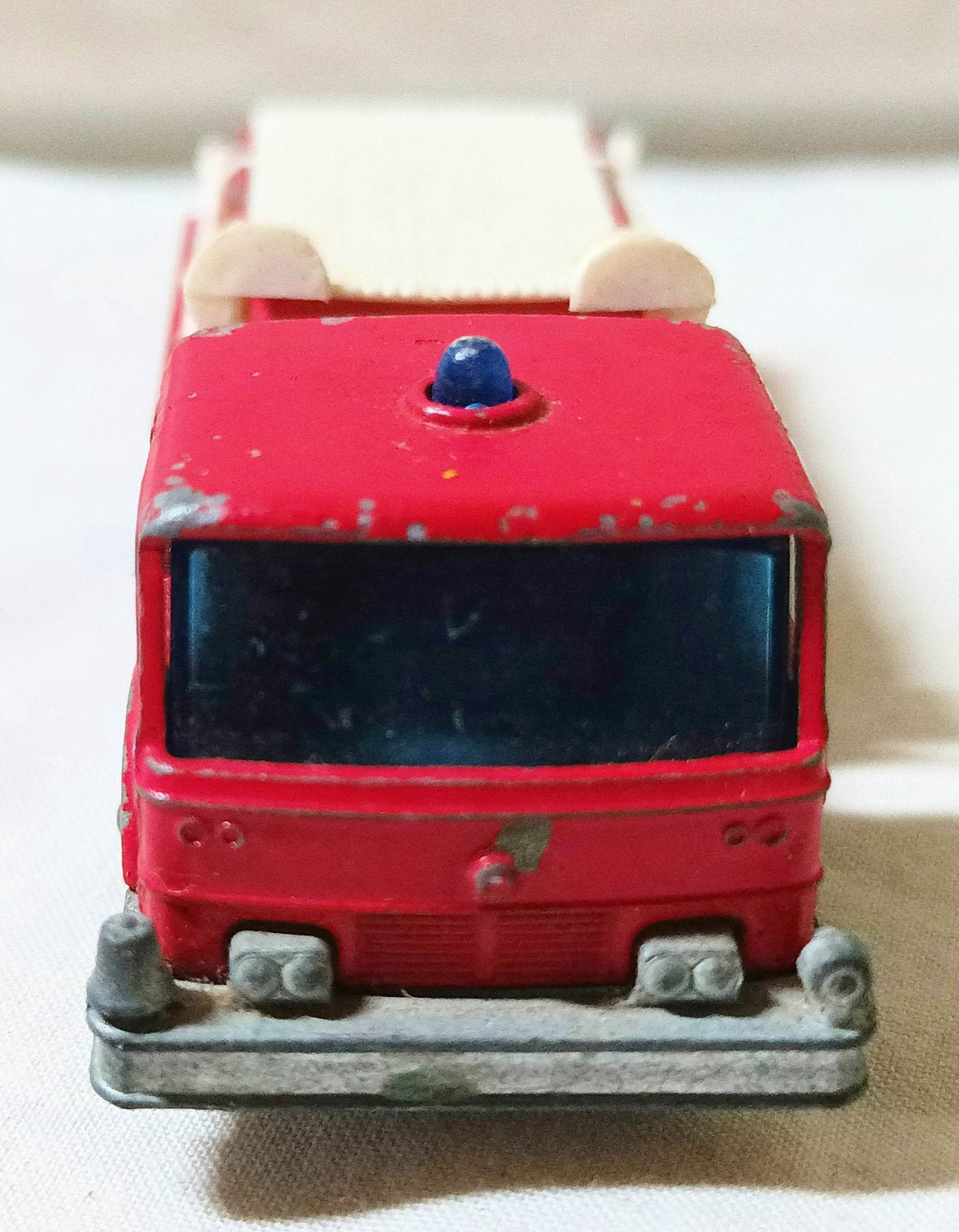 Lesney Matchbox 29 Fire Pumper Truck Diecast 1966 England - TulipStuff