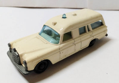 Lesney Matchbox 3 Mercedes Benz Binz Ambulance 1967 England - TulipStuff
