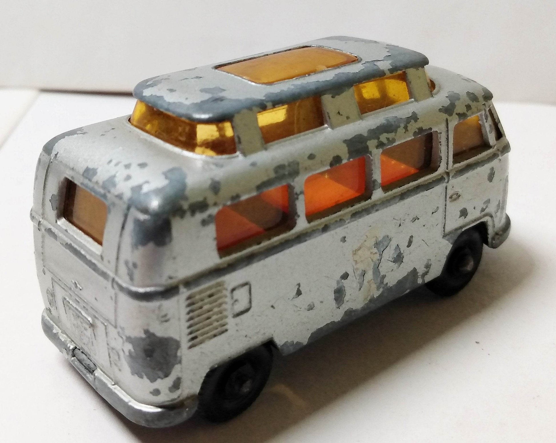 Lesney Matchbox 34 Volkswagen Camper England 1967 high roof - TulipStuff