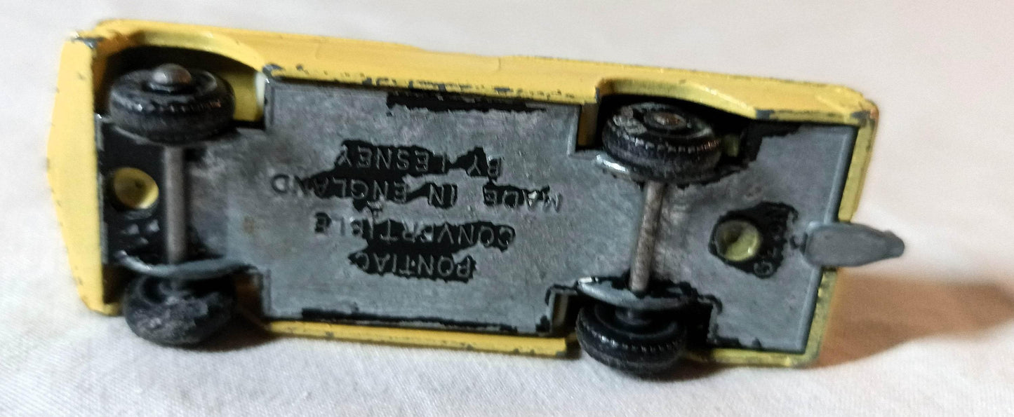 Lesney Matchbox 39 Pontiac Convertible Yellow England 1962 - TulipStuff