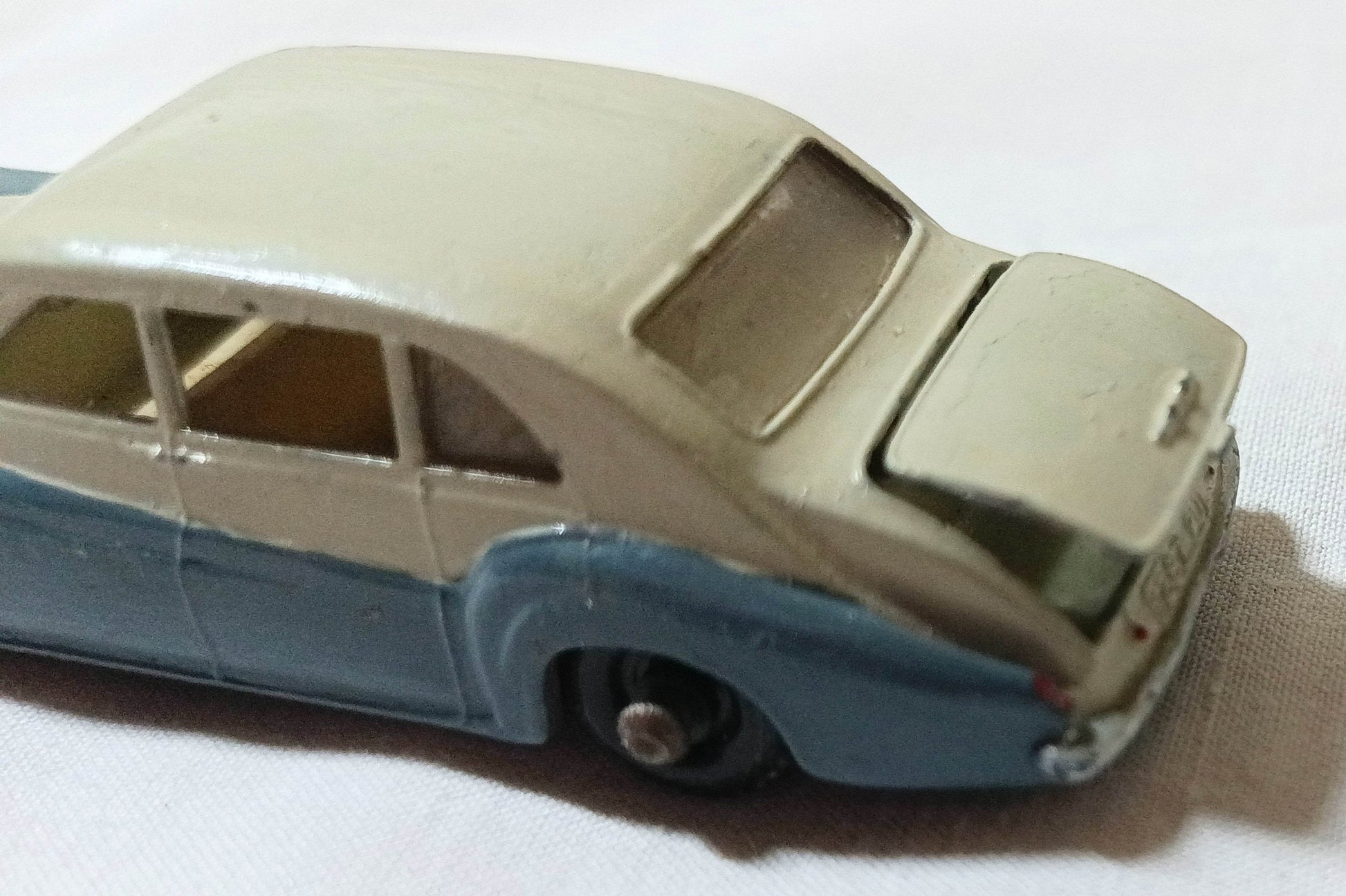 Lesney Matchbox #44 Rolls Royce Phantom V 1964 Custom Repaint - TulipStuff