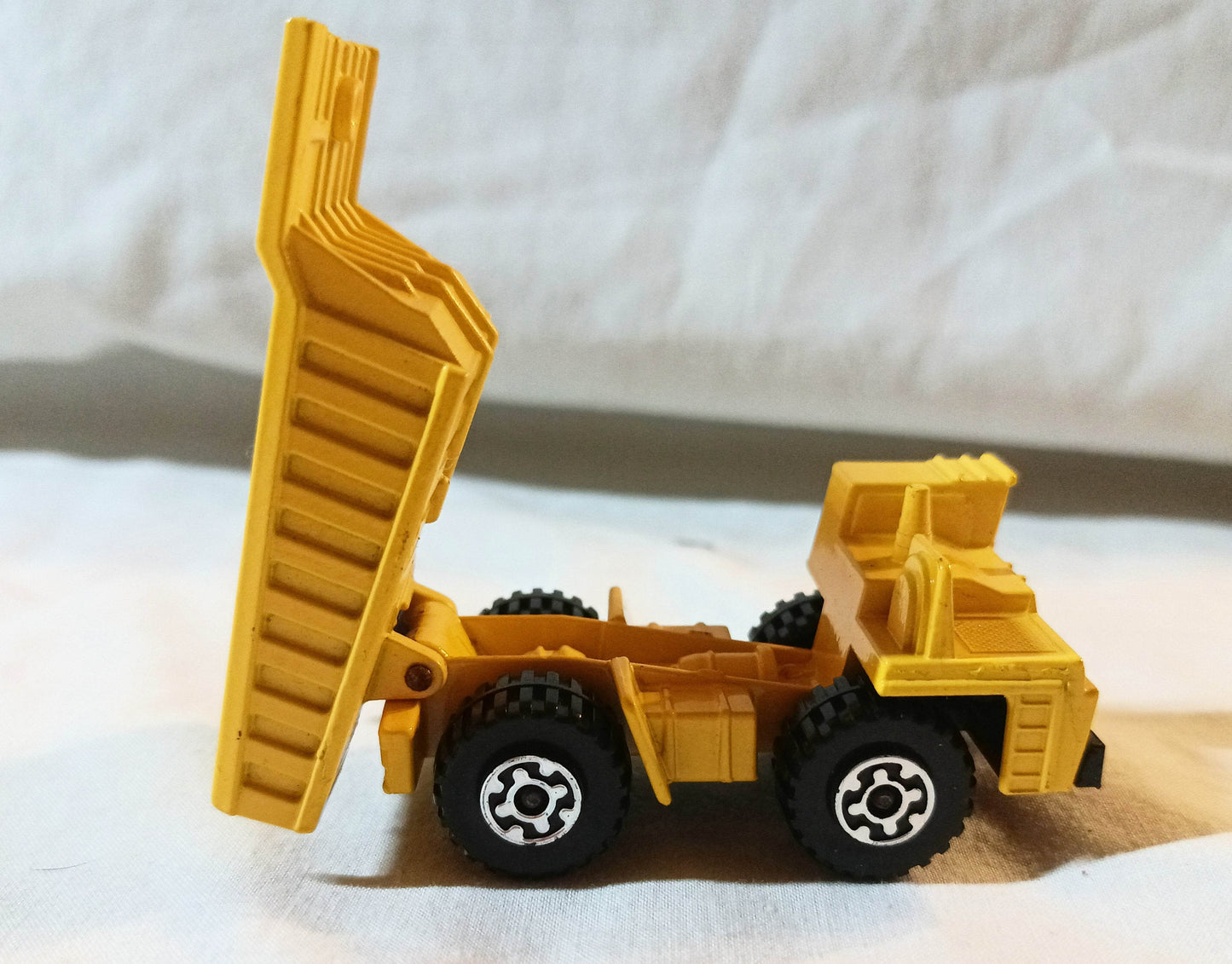 Lesney Matchbox 58 Faun Dump Truck Superfast England 1976 - TulipStuff