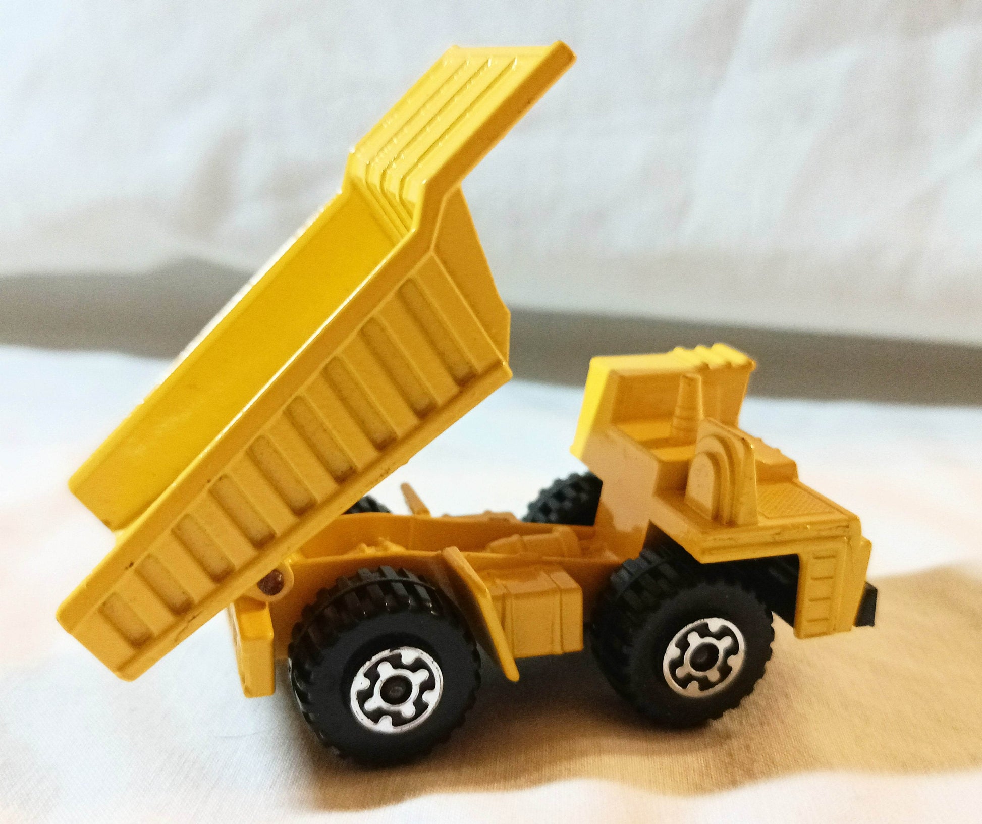 Lesney Matchbox 58 Faun Dump Truck Superfast England 1976 - TulipStuff