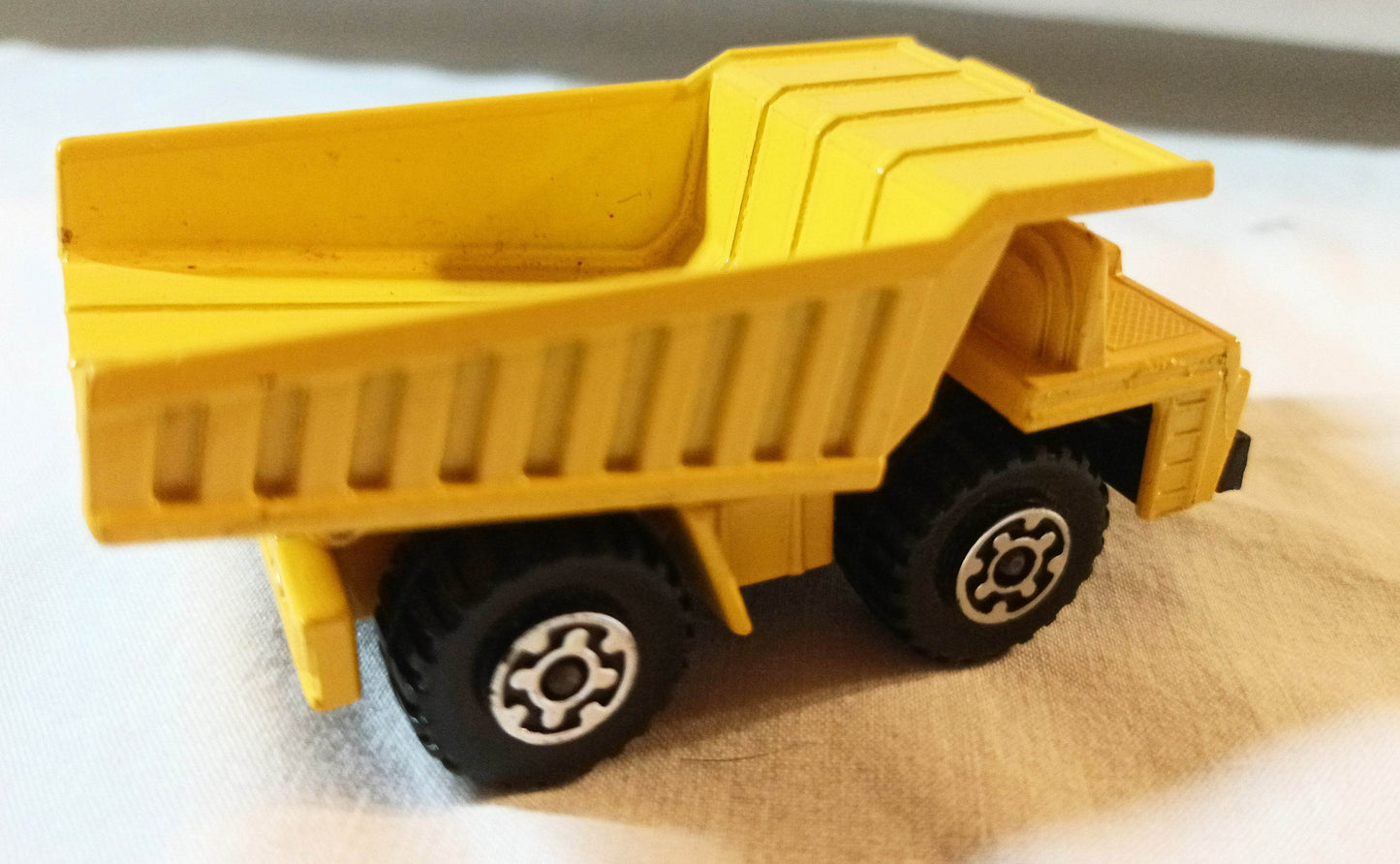 Lesney Matchbox 58 Faun Dump Truck Superfast England 1976 - TulipStuff