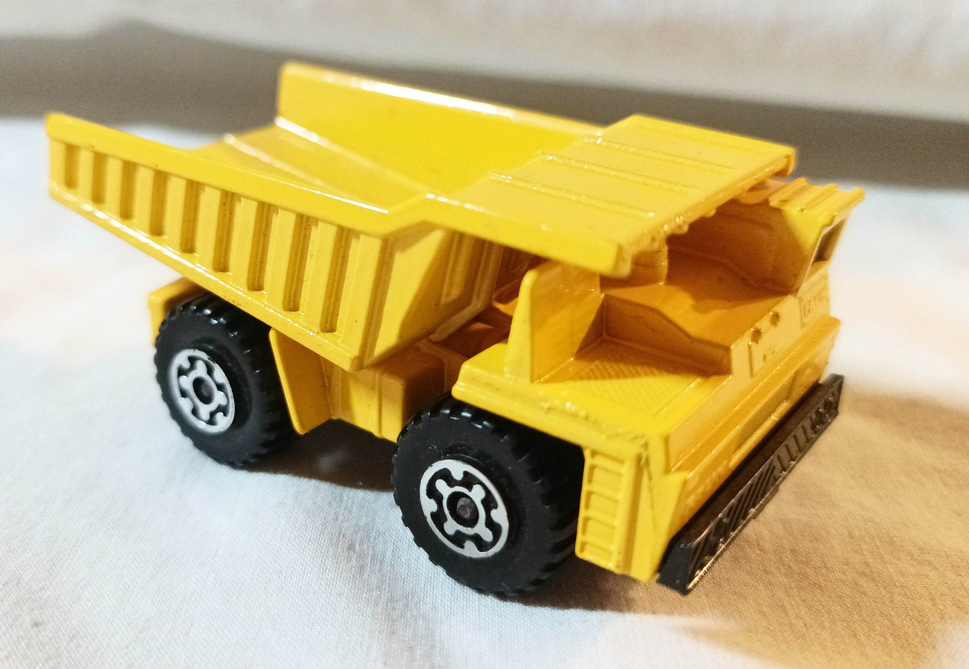 Lesney Matchbox 58 Faun Dump Truck Superfast England 1976 - TulipStuff