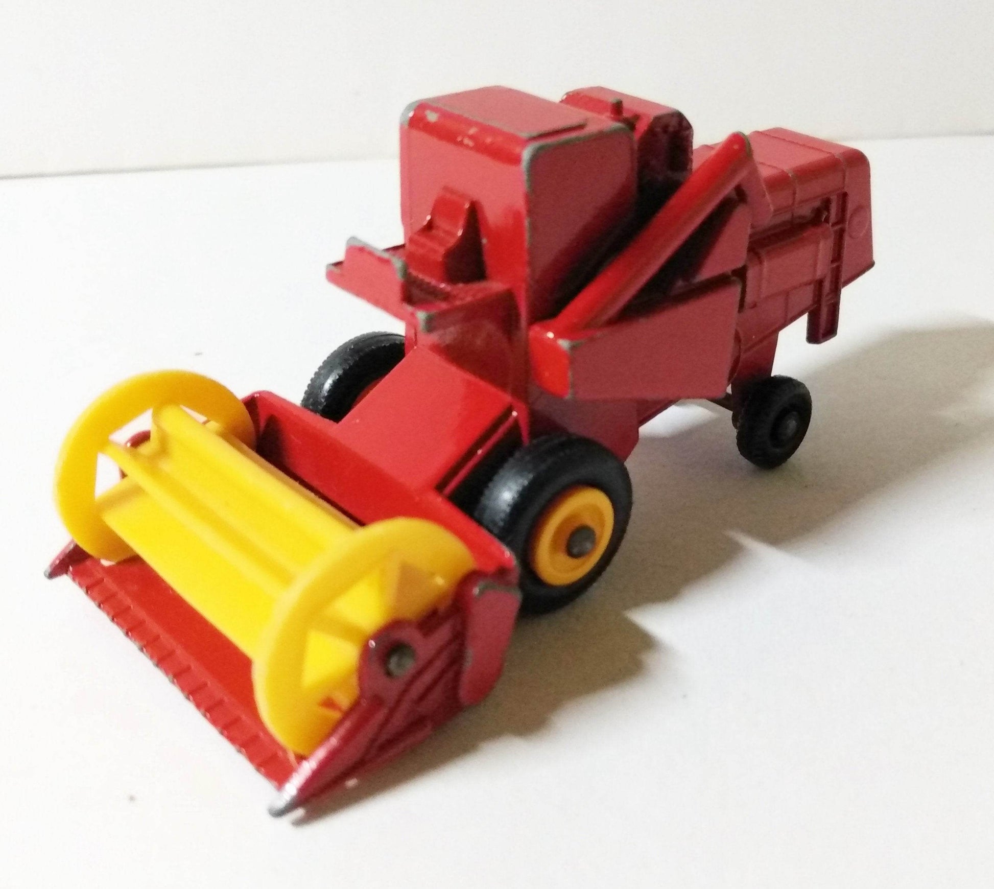 Lesney Matchbox 65 Claas Combine Harvester Farm Toy England 1967 - TulipStuff