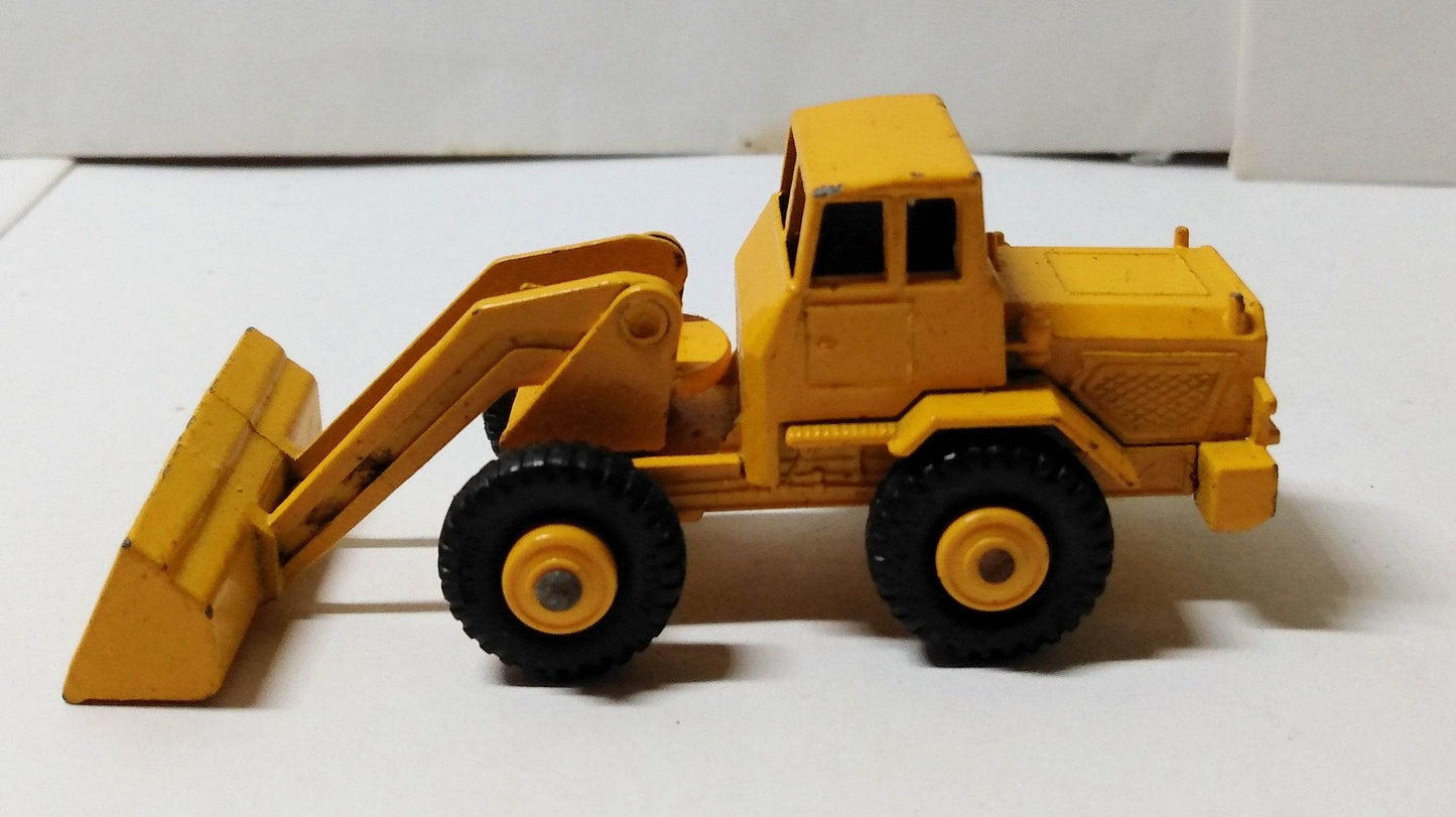Lesney Matchbox 69 Hatra Tractor Shovel Construction Toy England 1965 - TulipStuff