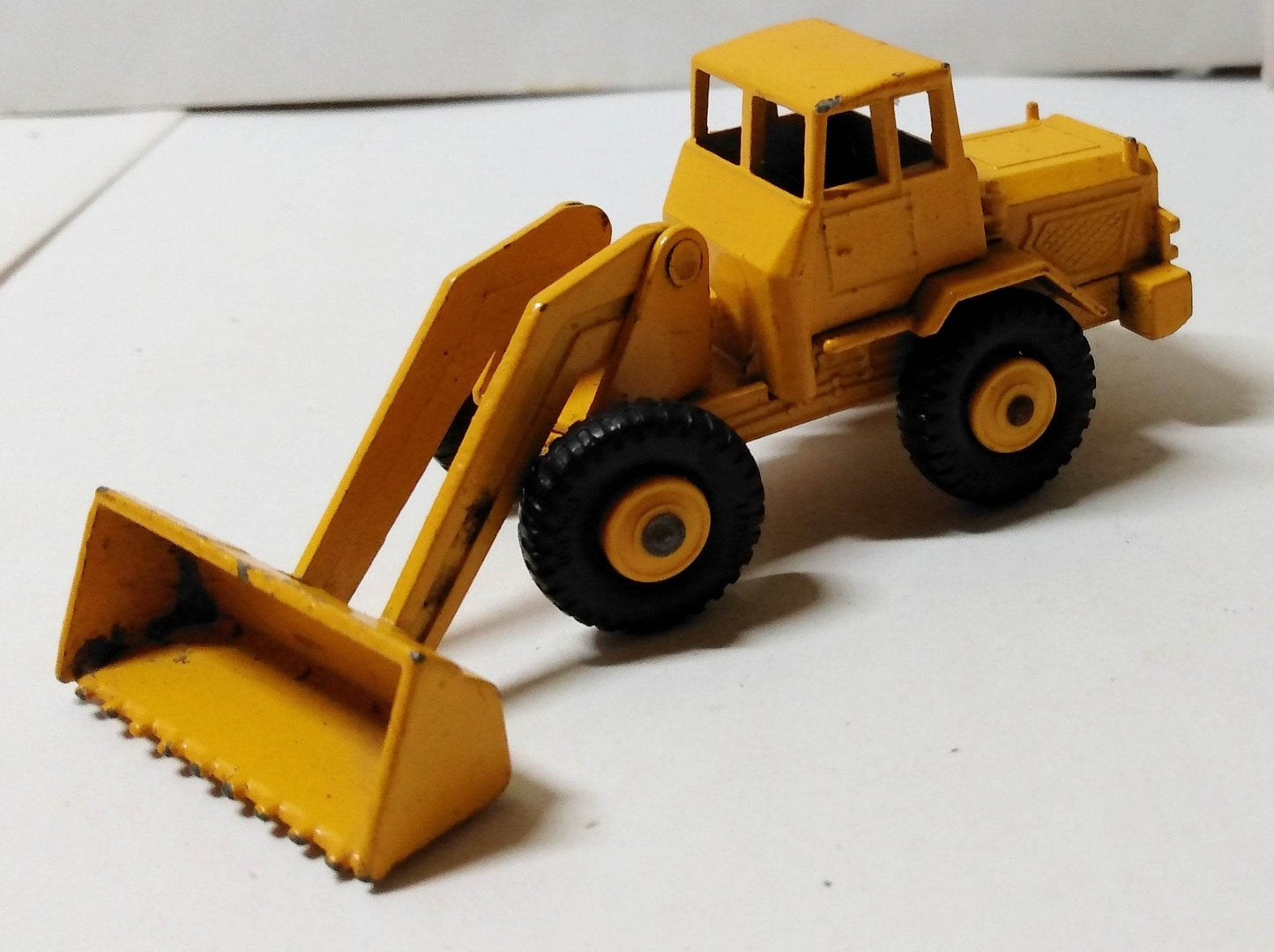 Lesney Matchbox 69 Hatra Tractor Shovel Construction Toy England 1965 - TulipStuff