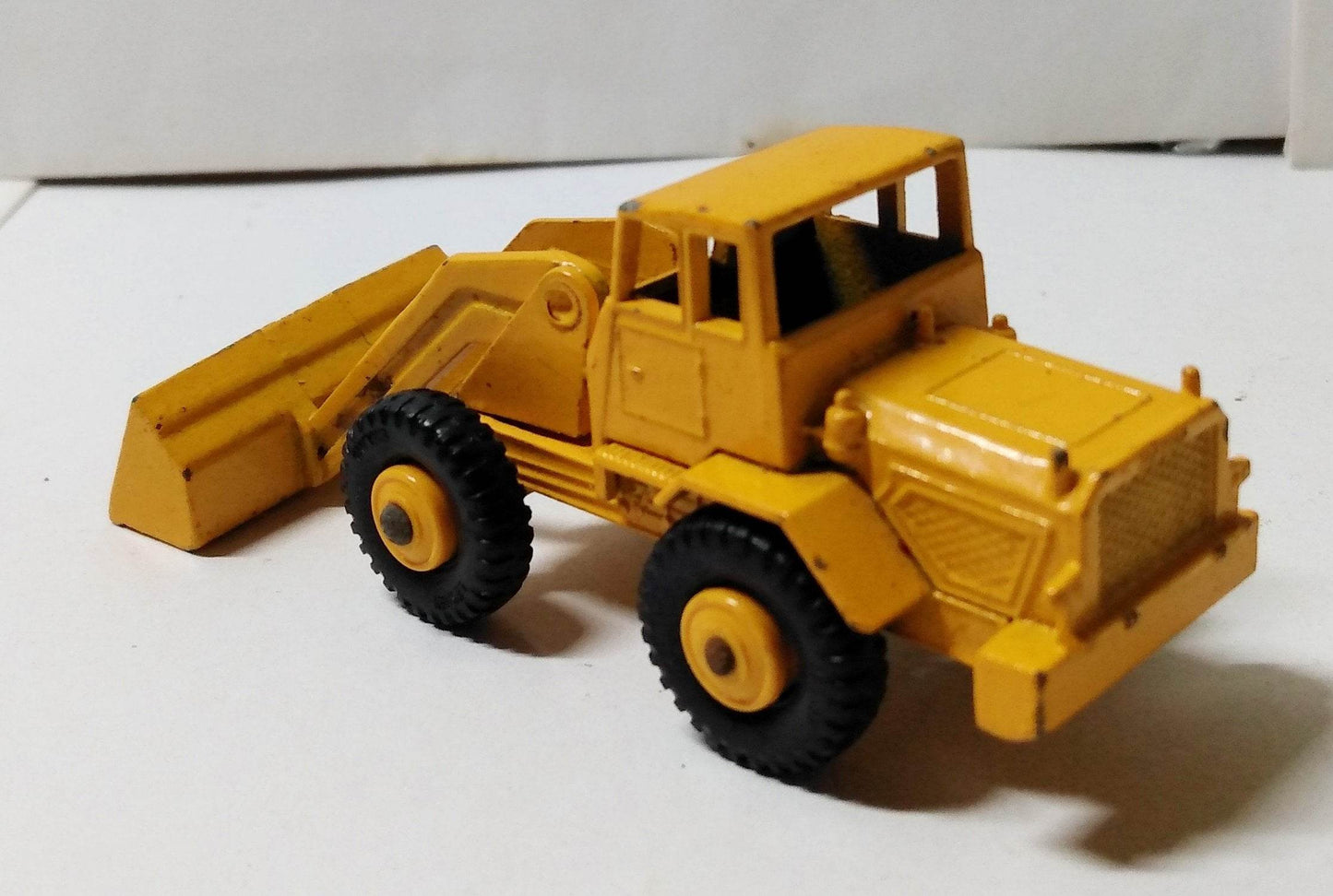 Lesney Matchbox 69 Hatra Tractor Shovel Construction Toy England 1965 - TulipStuff