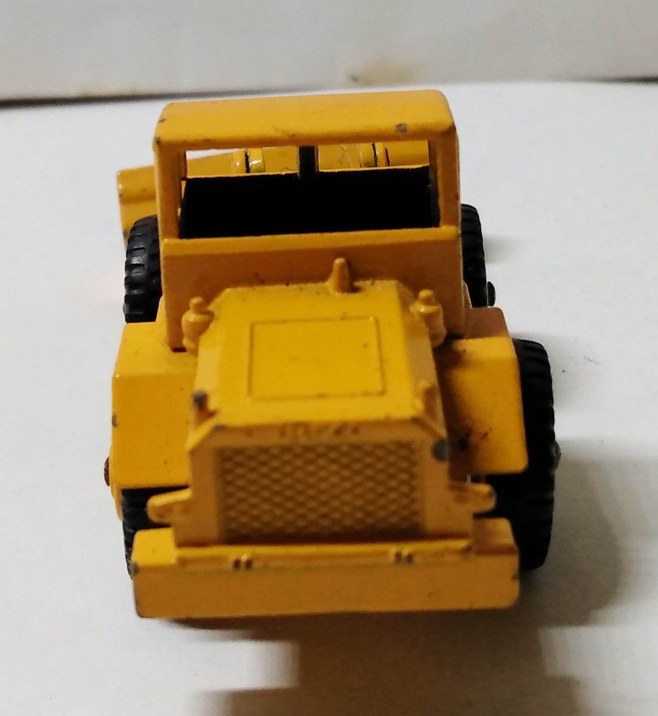 Lesney Matchbox 69 Hatra Tractor Shovel Construction Toy England 1965 - TulipStuff