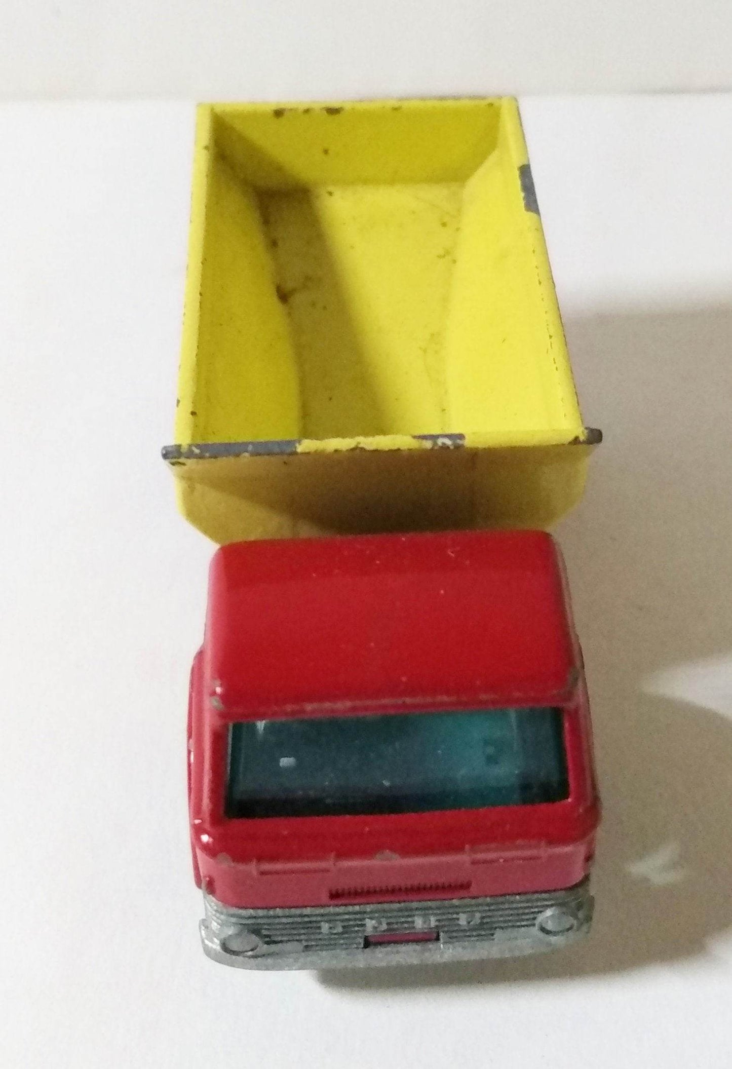 Lesney Matchbox 70 Ford Grit Spreading Truck England 1966 - TulipStuff