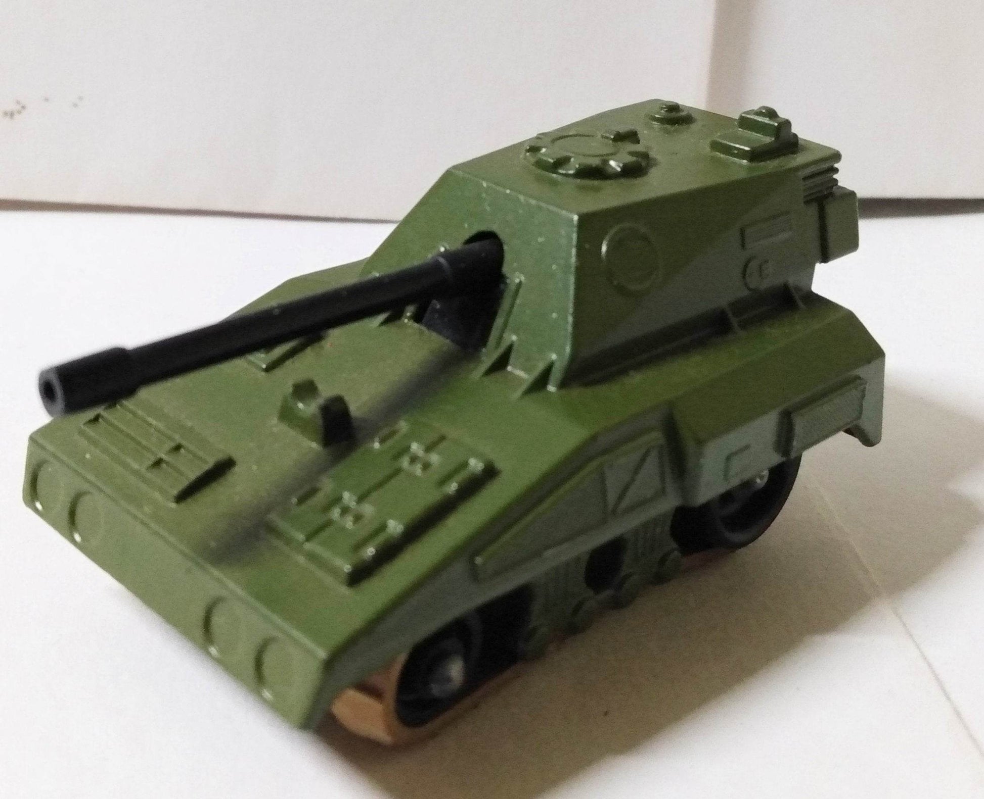 Lesney Matchbox 70 Self Propelled Gun Army Tank England 1976 - TulipStuff