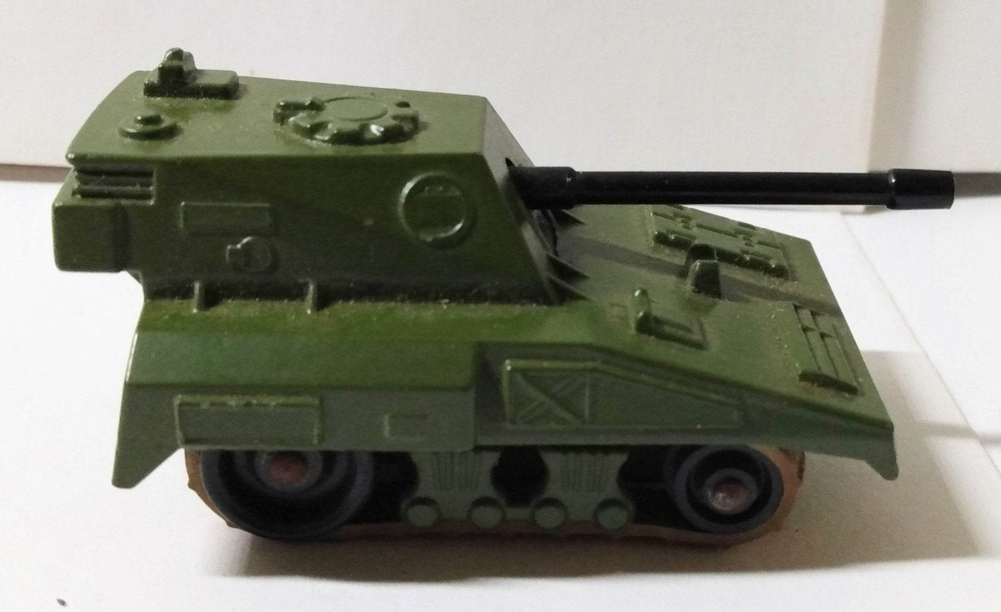 Lesney Matchbox 70 Self Propelled Gun Army Tank England 1976 - TulipStuff