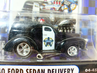 Muscle Machines Police Dept '40 Ford Sedan Delivery Police Car 2004 - TulipStuff