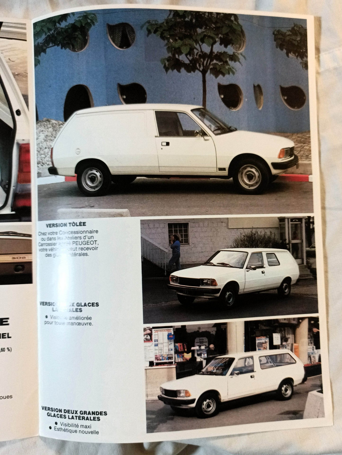 Peugeot 305 Fourgonnette Van Dealer Sales Brochure France 1982 - TulipStuff