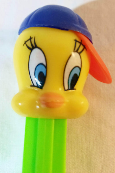 Pez Tweety Bird w/ Hat Looney Tunes Candy Dispenser Hungary 1999 - TulipStuff