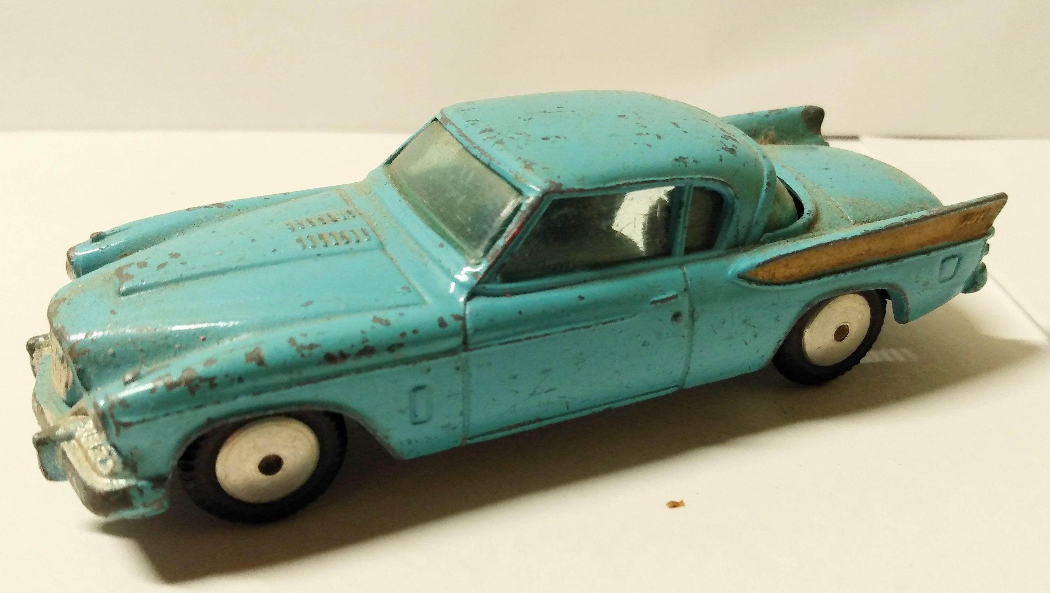 Corgi 211 Studebaker Golden Hawk Made in Great Britain 1958