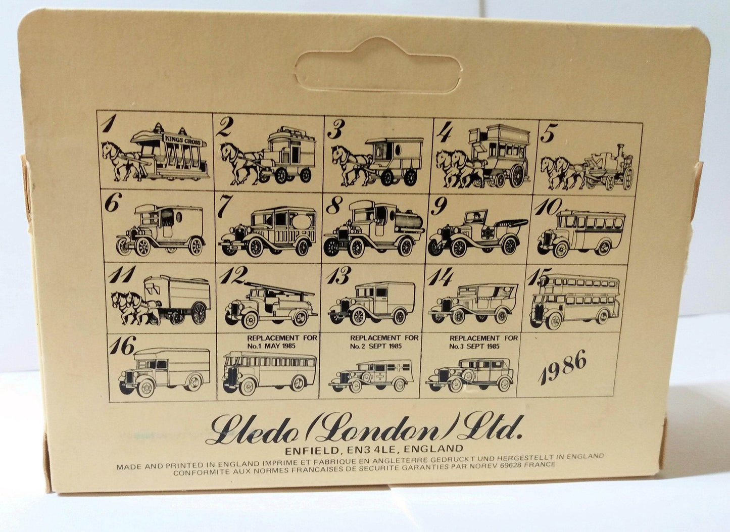 Lledo Models of Days Done DG12 1934 Dennis Fire Engine Bermuda - TulipStuff