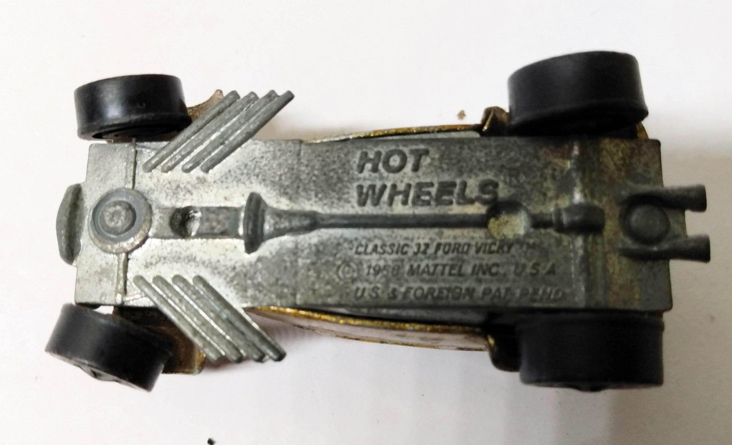 Hot Wheels Redline 6250 Classic '32 Ford Vichy Gold USA 1968 - TulipStuff