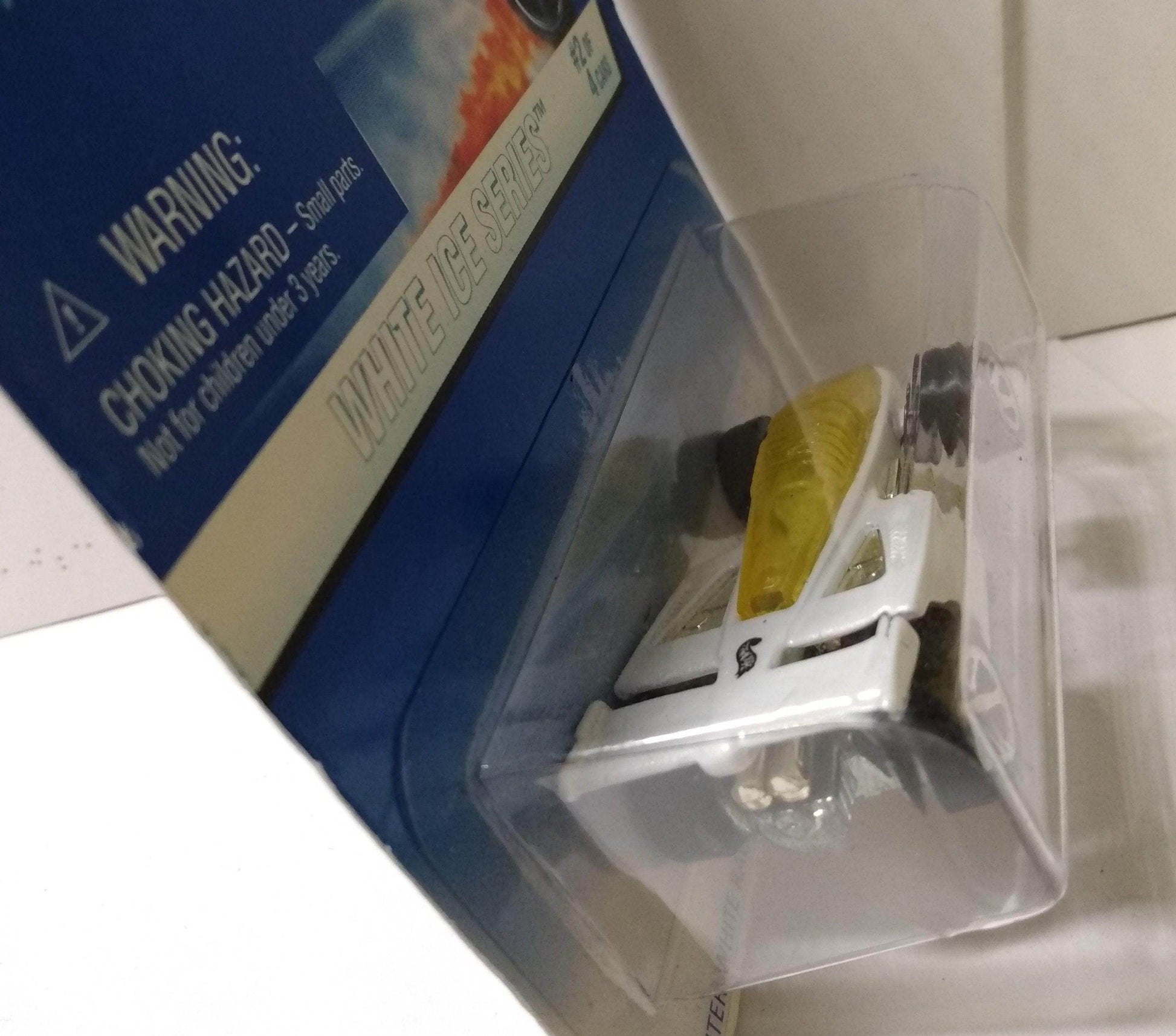 Hot Wheels White Ice Series Shadow Jet Collector #562 1996 - TulipStuff