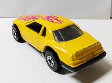 Load image into Gallery viewer, Hot Wheels Getty Oil Promo Thunder Burner Ford Thunderbird 1990 - TulipStuff
