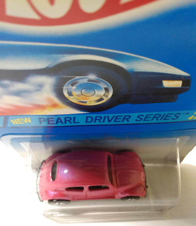 Hot Wheels Pearl Driver VW Bug Volkswagen Beetle Collector 293 bw - TulipStuff