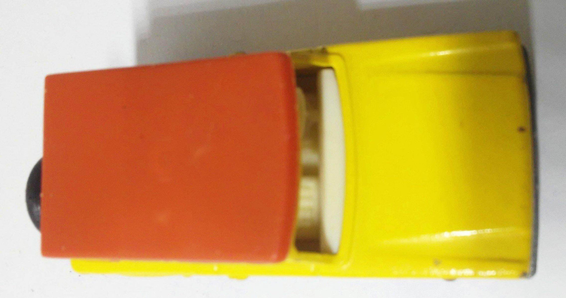 Lesney Matchbox no. 18 Field Car Made in England 1969 - TulipStuff