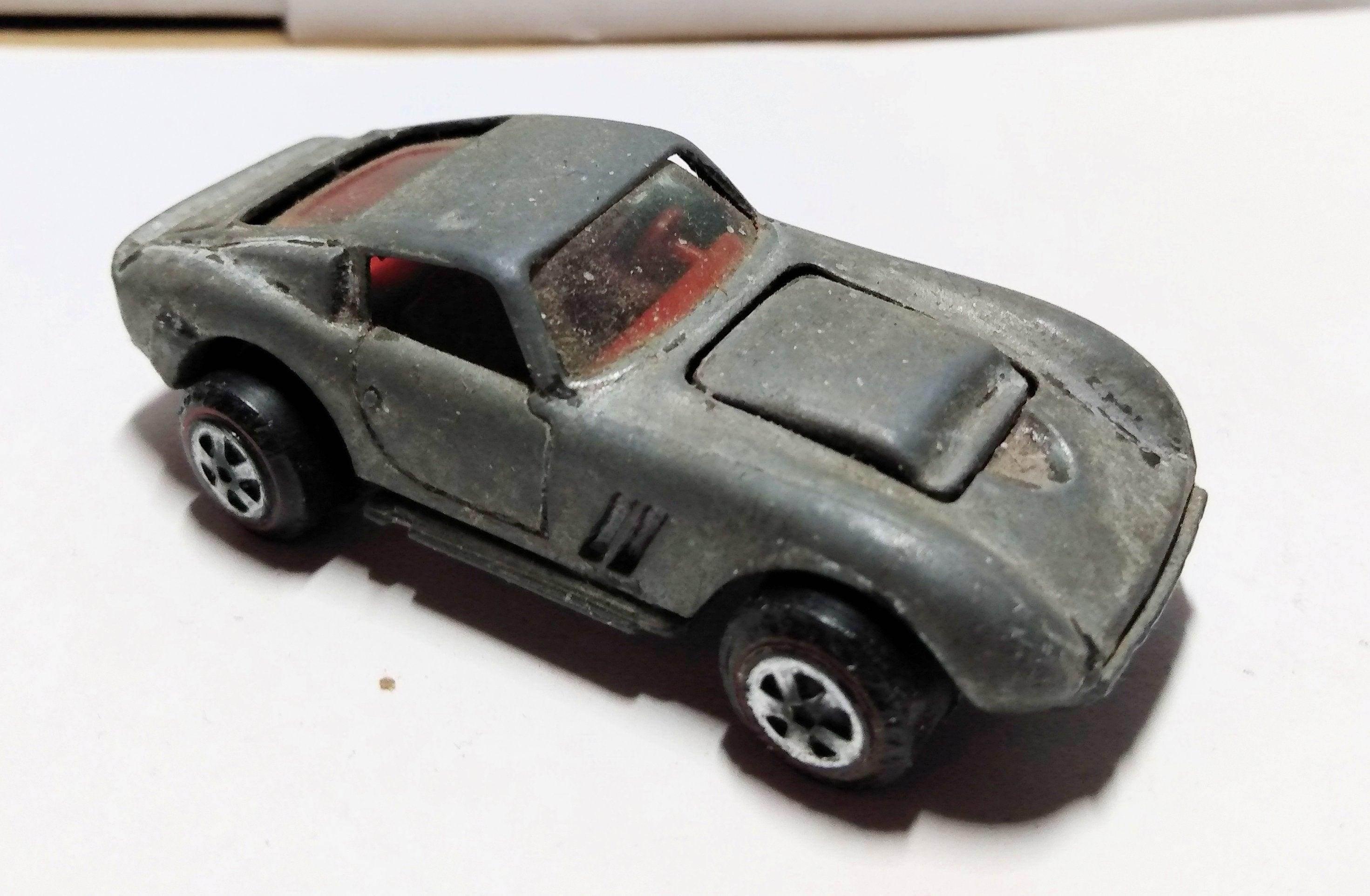 Vintage Johnny Lightning Topper Custom Ferrari rouge