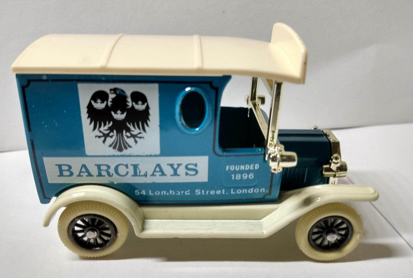 Lledo Models of Days Gone DG6 Barclays 1920 Ford Model T Van 1985 - TulipStuff