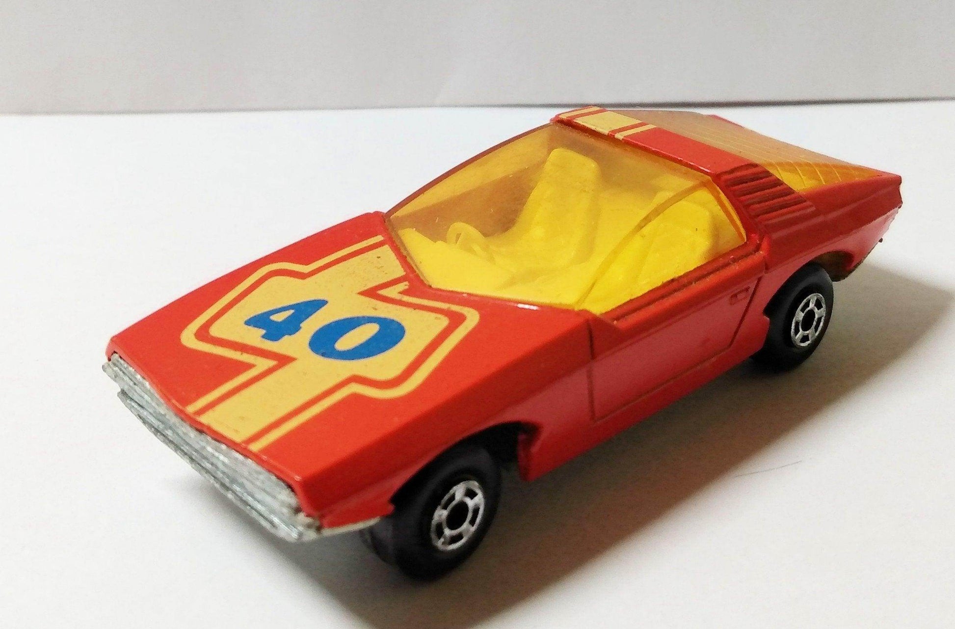 Lesney Matchbox No 40 Vauxhall Guildsman Superfast 1975 - TulipStuff