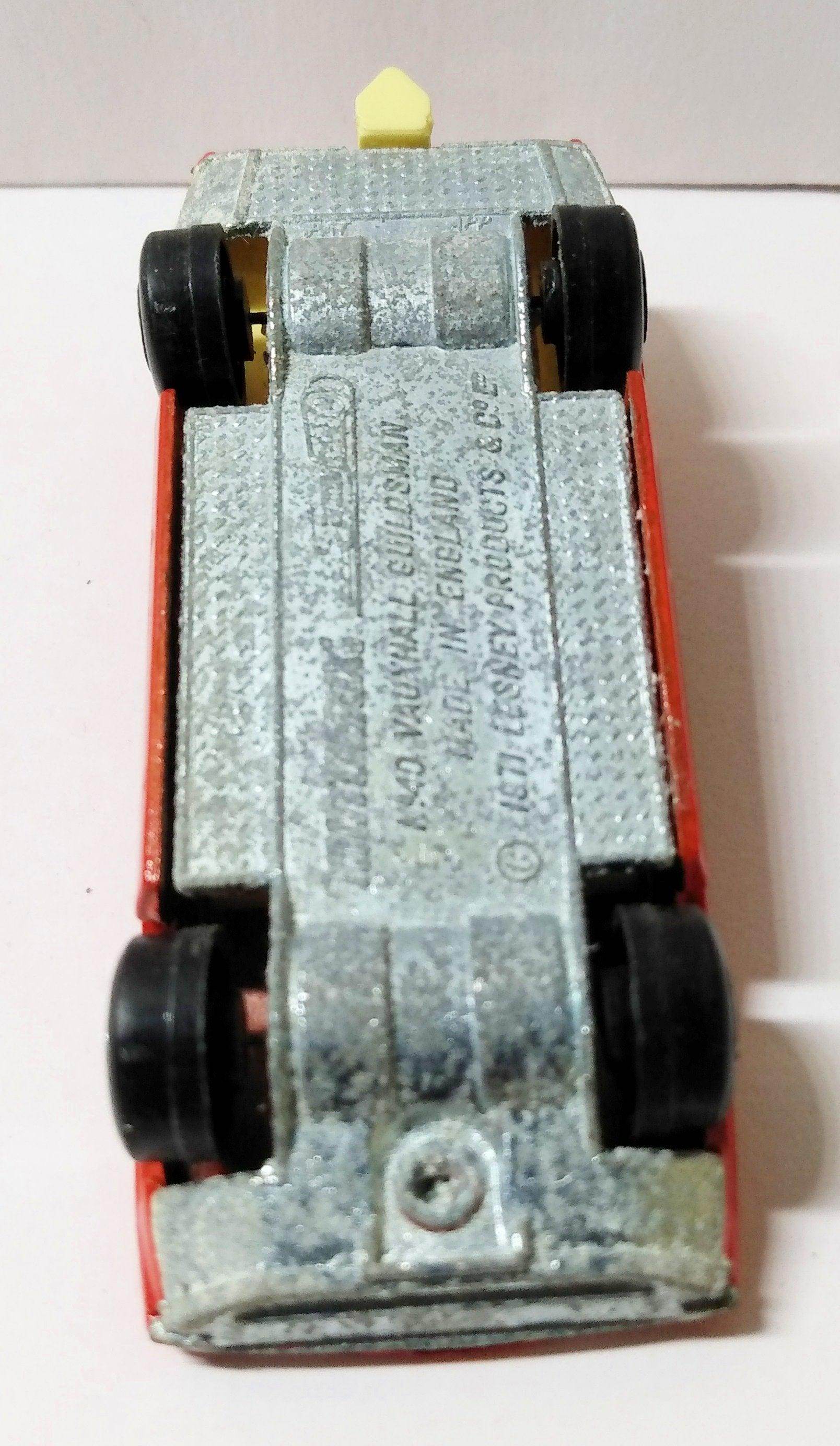 Lesney Matchbox No 40 Vauxhall Guildsman Superfast 1975 - TulipStuff