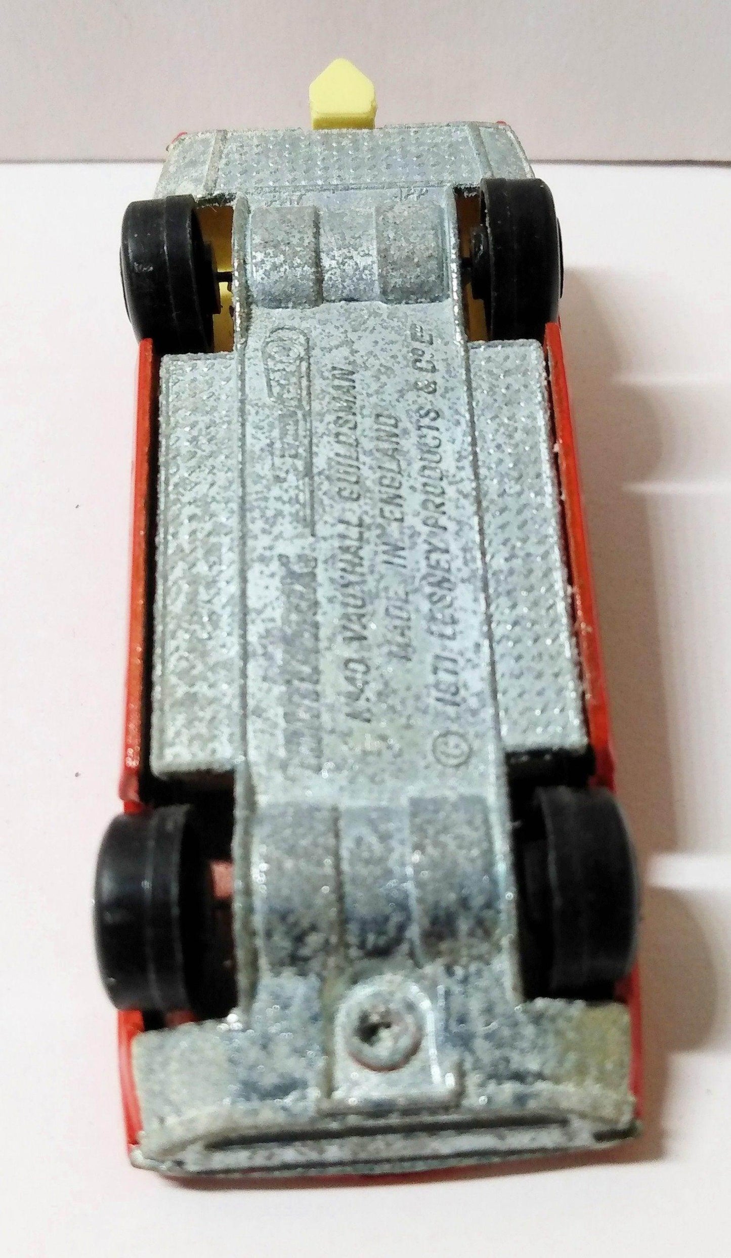 Lesney Matchbox No 40 Vauxhall Guildsman Superfast 1975 - TulipStuff