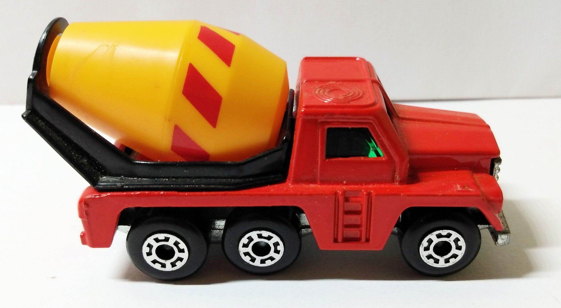 Lesney Matchbox 19 Badger Cement Truck Construction Toy 1976 - TulipStuff