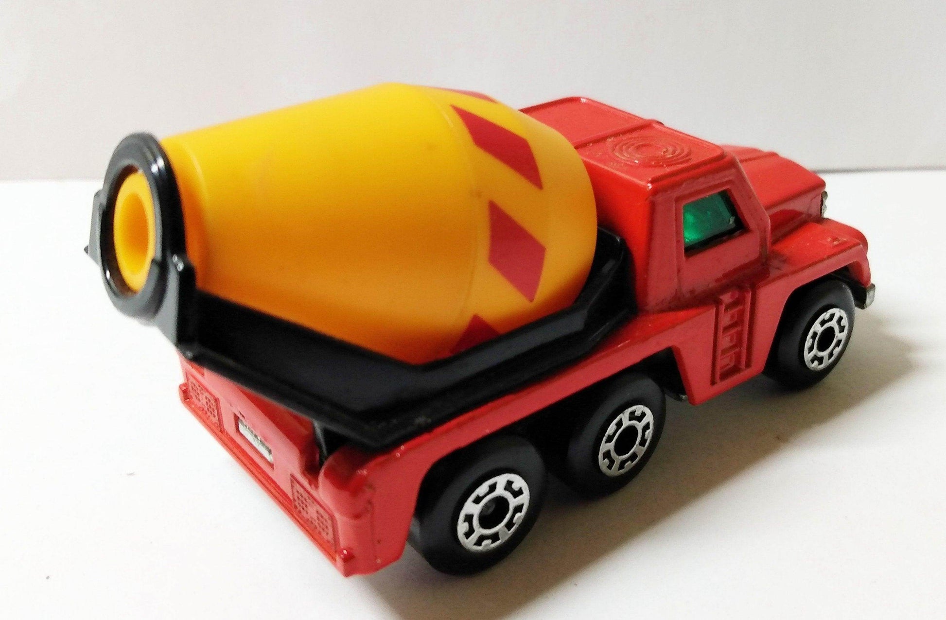 Lesney Matchbox 19 Badger Cement Truck Construction Toy 1976 - TulipStuff