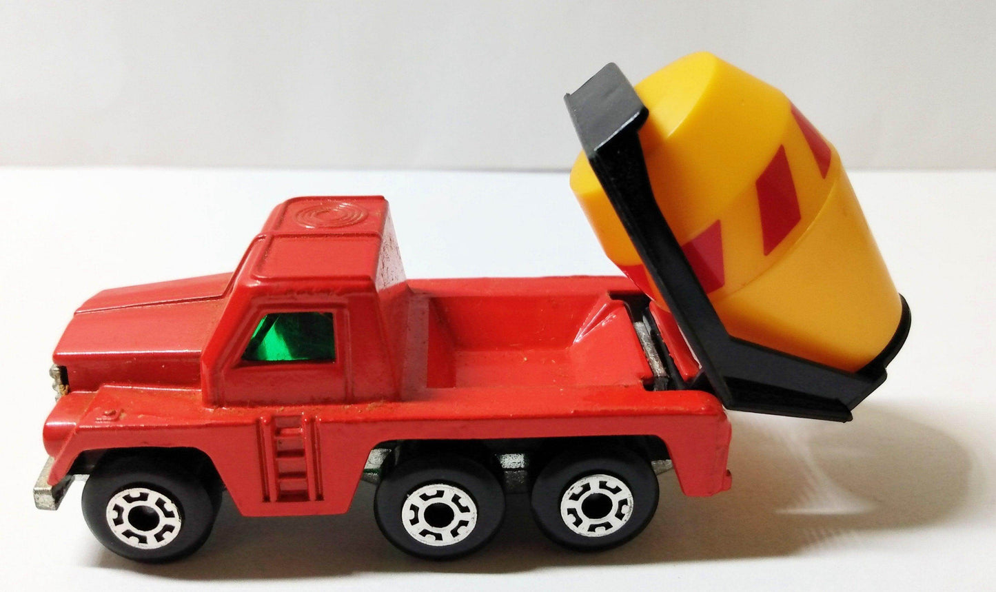 Lesney Matchbox 19 Badger Cement Truck Construction Toy 1976 - TulipStuff