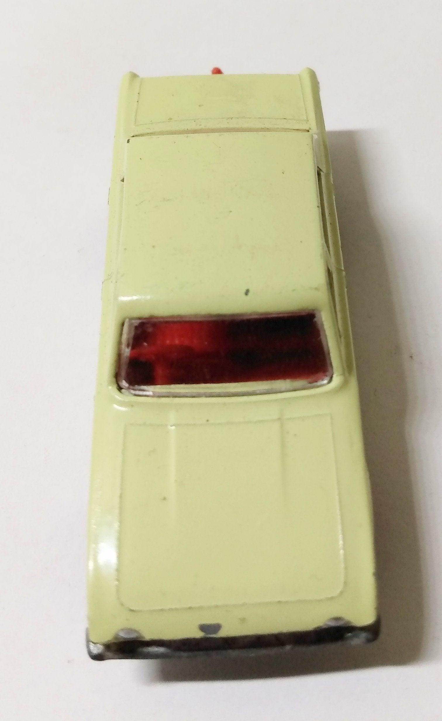 Lesney Matchbox No 45 Ford Corsair 1500 England 1965 - TulipStuff